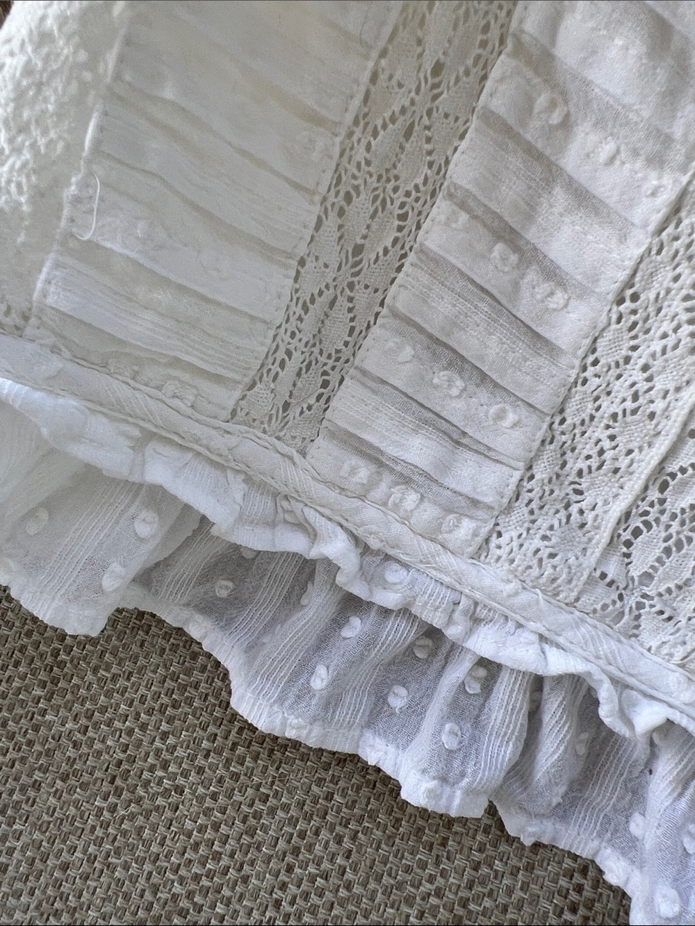 American Eagle 100% Cotton White Ruffled Eyelet Cropped Cami - Picture 6 of 7